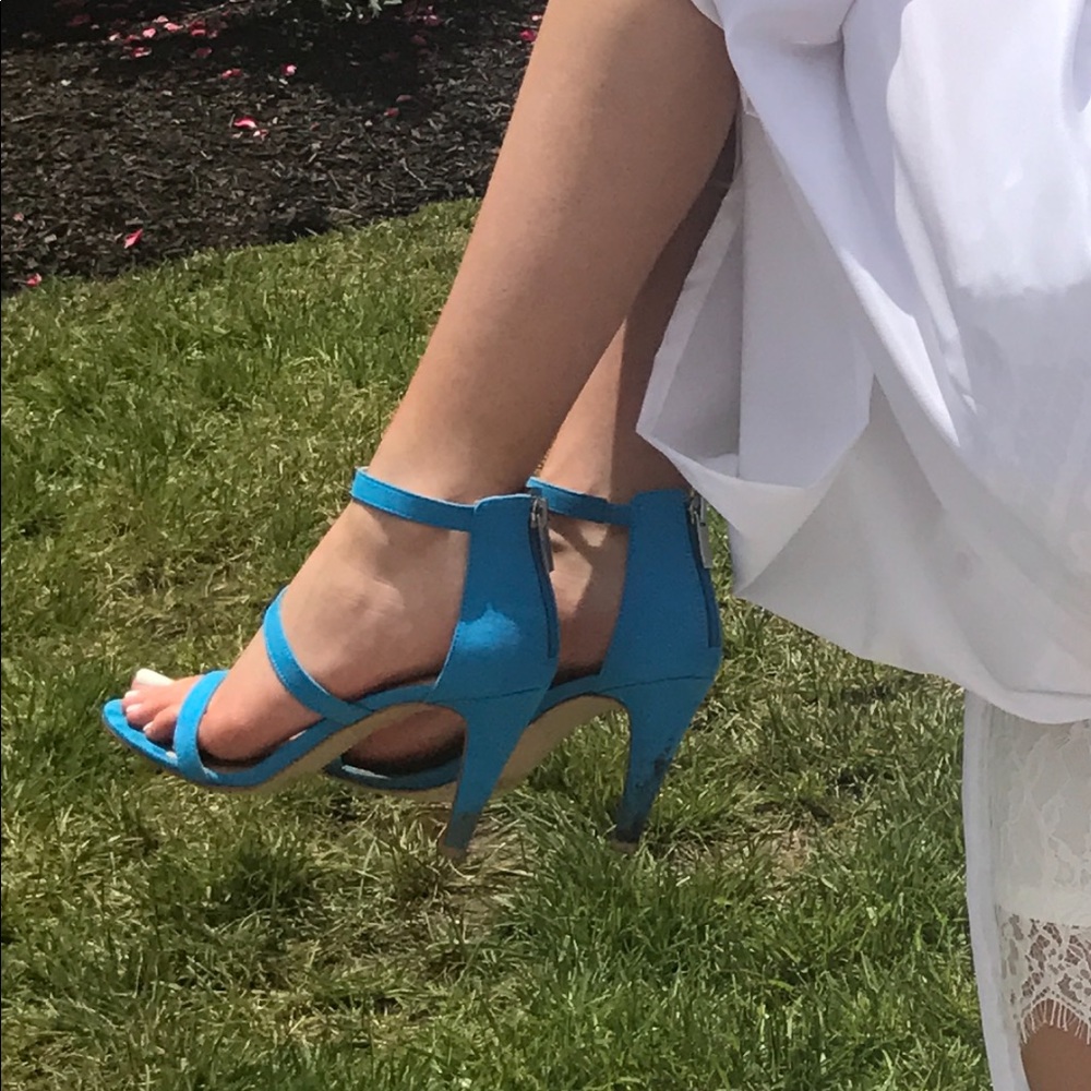 Kelly & Katie blue heels